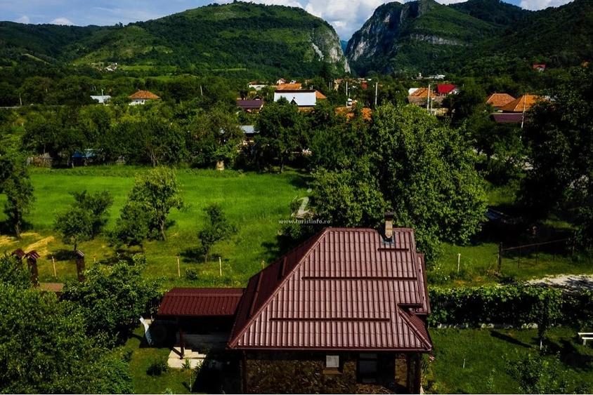 Teren de 775 mp, în Polovragi