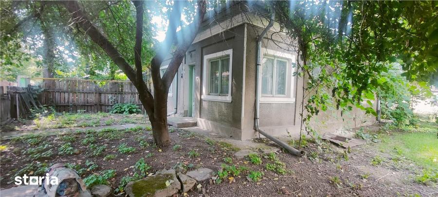 Casă cu 2 camere cu Teren 377 Mp în Piața Unirii