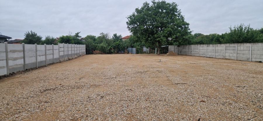 Spațiu comercial, de 1,000 mp, în Central