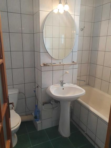 Apartament cu 3 camere decomandat în Micro 3