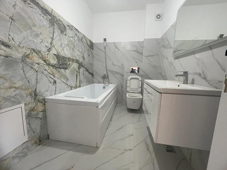Apartament cu 3 camere decomandat în Păcurari