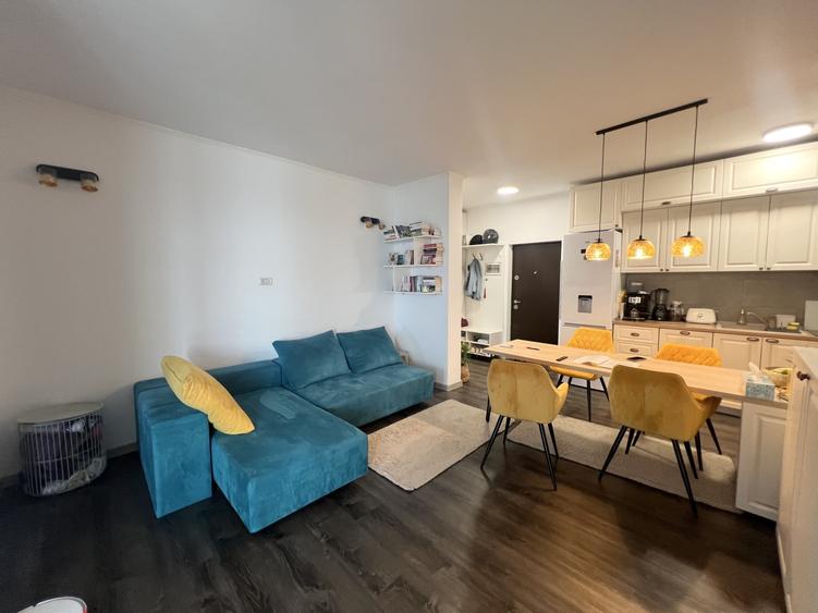 Penthouse cu 3 camere decomandat, mobilat în Giroc