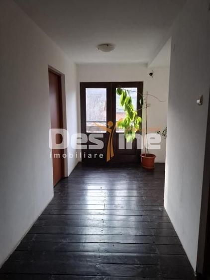 Casă individuală cu 6 camere cu Canalizare în Poiana Câmpina