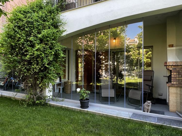 Apartament cu 3 camere semidecomandat în Pipera