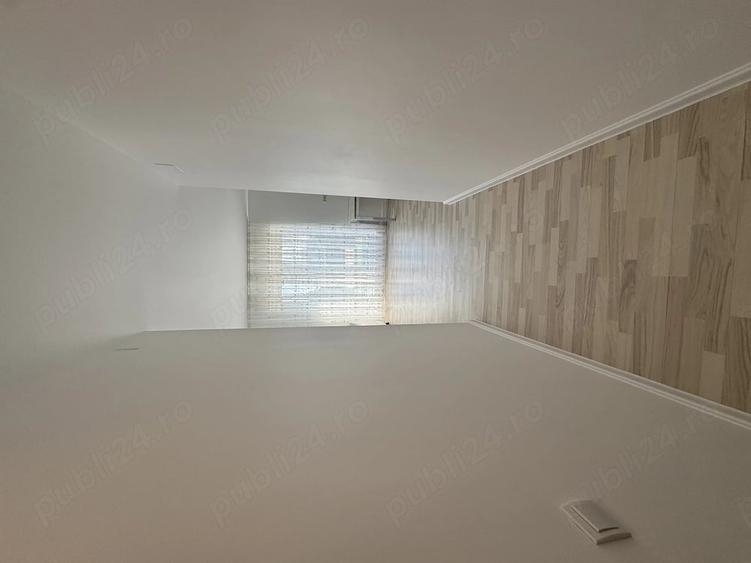 Apartament cu 3 camere semidecomandat în Titan