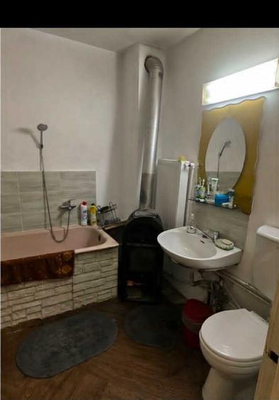 Casă cu 3 camere în Girișu de Criș