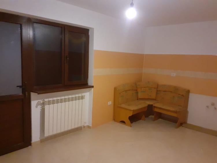 Casă cu 4 camere cu Teren 601 Mp în Vânători