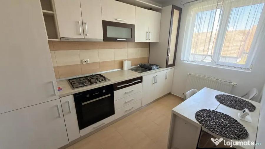 Apartament cu 2 camere semidecomandat în Calea Dumbrăvii