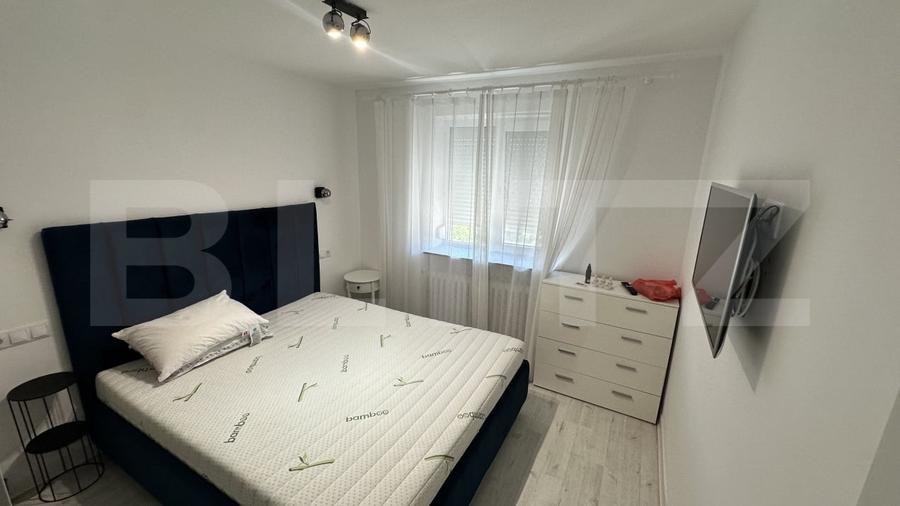 Apartament cu 3 camere decomandat, mobilat în 22 Decembrie