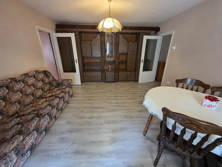 Apartament cu 2 camere semidecomandat în Girocului