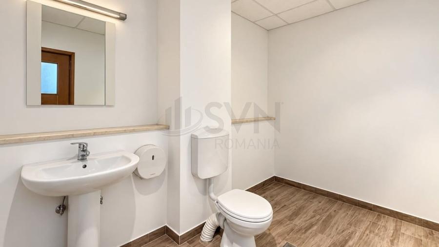 Apartament cu 8 camere decomandat în Kiseleff