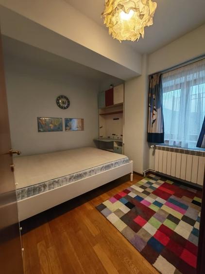 Apartament cu 4 camere decomandat, mobilat în Unirii