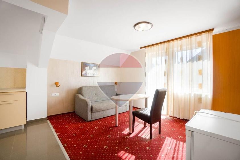 Casă individuală cu 4 camere cu Teren 179 Mp în Est