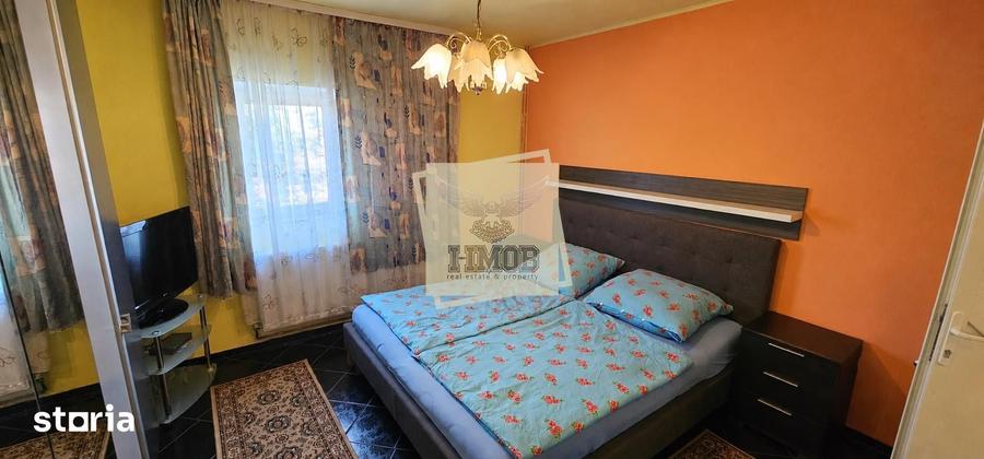 Casă cu 6 camere decomandat cu Teren 935 Mp în Central