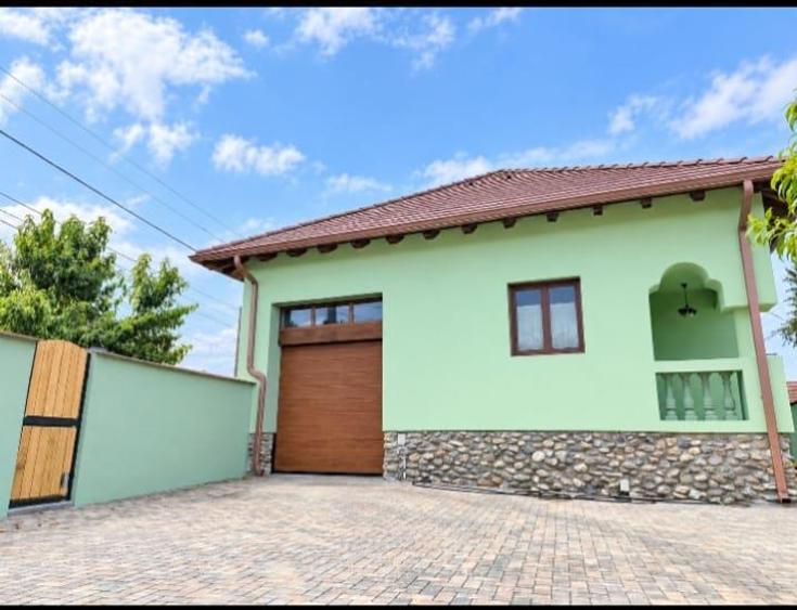 Casă individuală cu 5 camere cu Canalizare în Central