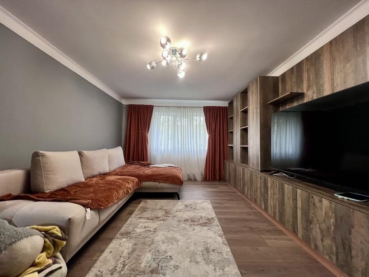 Apartament cu 3 camere decomandat, mobilat în Dâmbovița