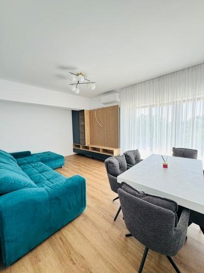 Apartament cu 3 camere decomandat în Aviației