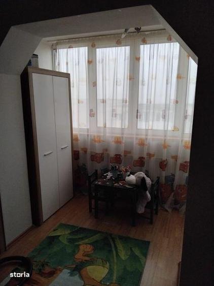 Apartament cu 4 camere decomandat în Central