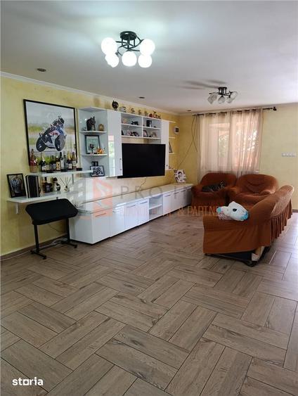 Casă cu 4 camere decomandat cu Teren 546 Mp în Merei