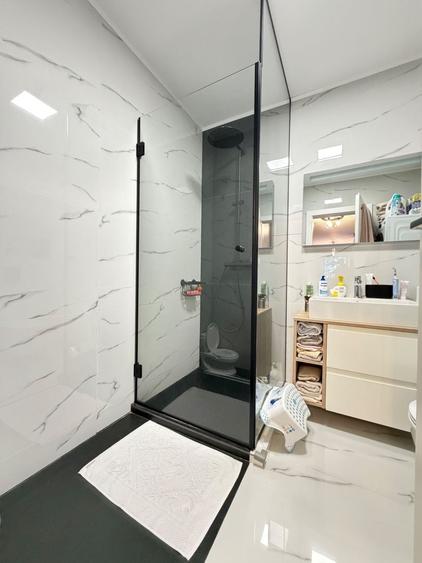 Apartament cu 3 camere semidecomandat, mobilat în Europa