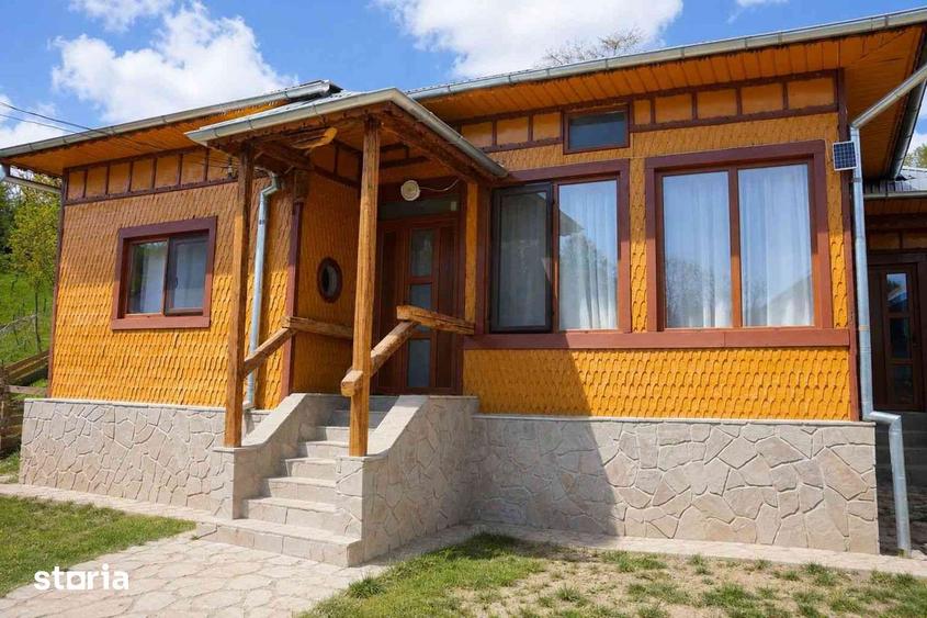 Casă cu 3 camere cu Teren 1400 Mp în Măneciu