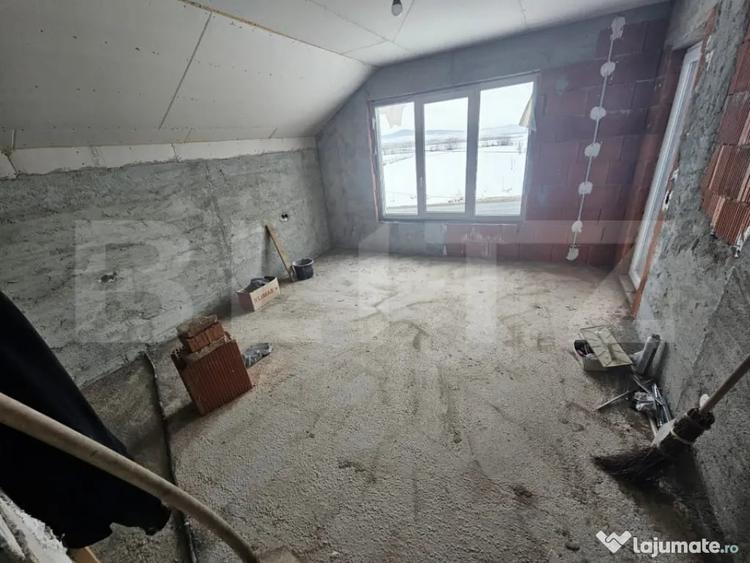 Casă cu 4 camere cu Teren 500 Mp în Jelna