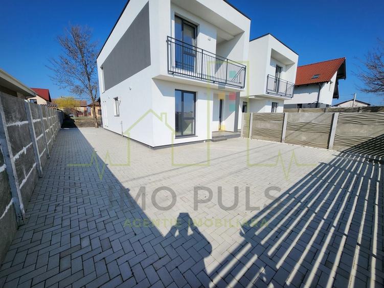 Duplex cu 5 camere cu Canalizare în Dumbrăvița