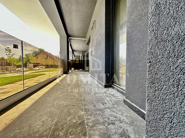 Apartament cu 3 camere semidecomandat în Florești