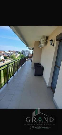 Apartament cu 3 camere semidecomandat, mobilat în Bună Ziua