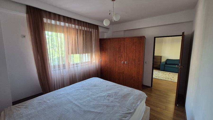 Apartament cu 3 camere decomandat în Bucureștii Noi