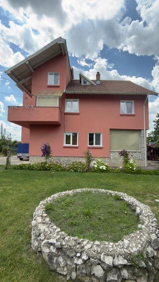 Casă cu 4 camere cu Teren 550 Mp în Moșoaia