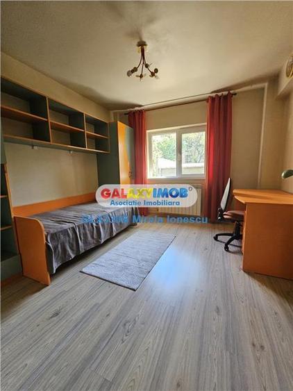 Apartament cu 3 camere decomandat, mobilat în Drumul Sării