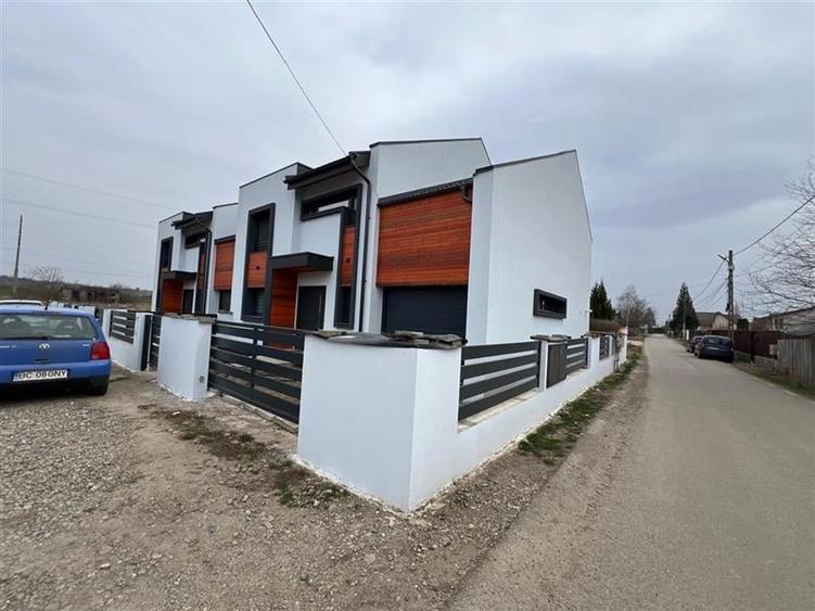 Duplex cu 4 camere cu Teren 510 Mp în Exterior Nord
