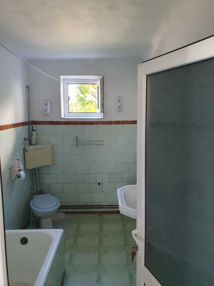 Casă cu 3 camere în Vulcana-Pandele