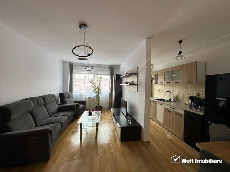 Apartament cu 3 camere semidecomandat, mobilat în Gară