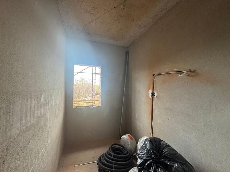 Apartament cu 2 camere decomandat în Bucovăț (Remetea Mare)