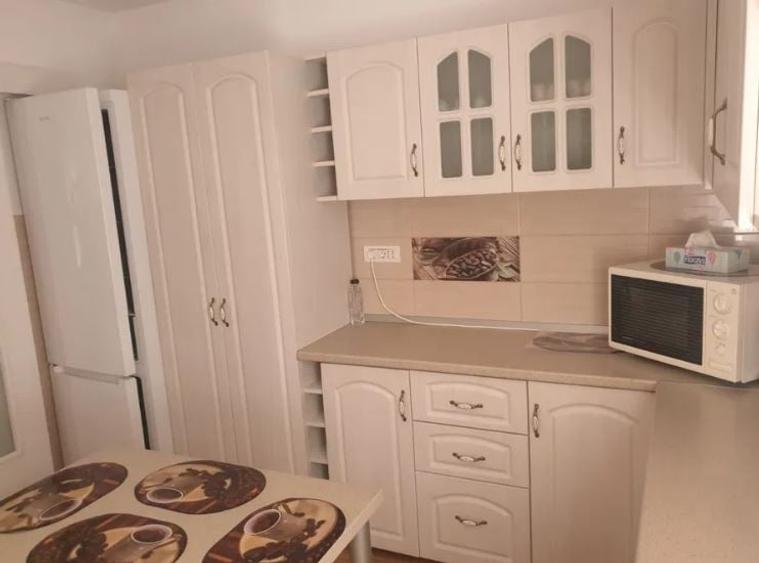 Apartament cu 4 camere decomandat, mobilat în Vitan Mall