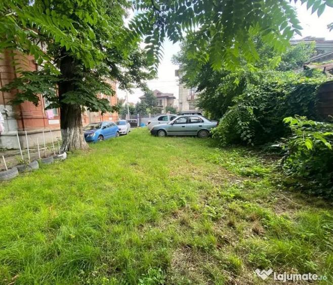 Casă cu 7 camere cu Teren 1206 Mp în Calea Călărașilor