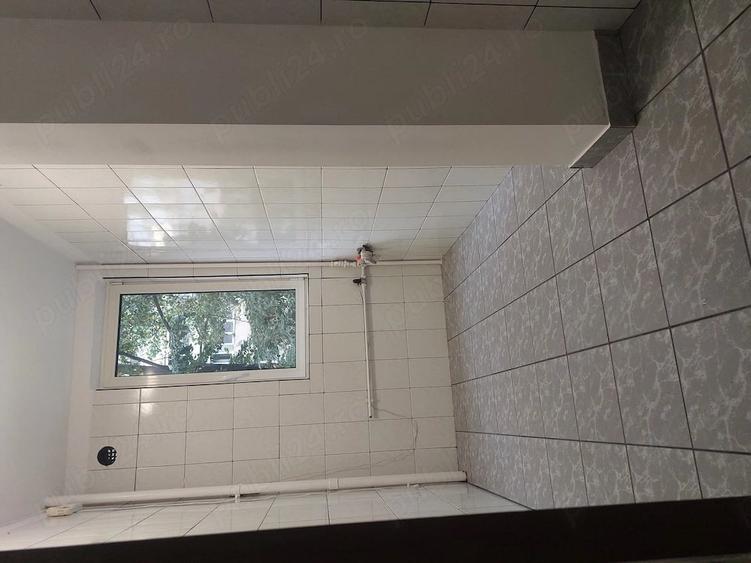 Apartament cu 4 camere semidecomandat, mobilat în Drumul Taberei