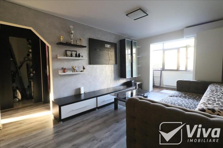 Apartament cu 3 camere semidecomandat în Alexandru cel Bun