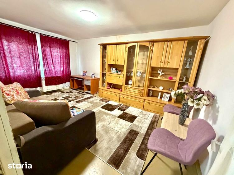 Apartament cu 3 camere decomandat în Central