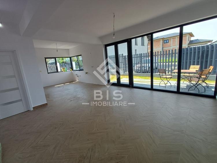 Duplex cu 4 camere cu Canalizare în Exterior Nord