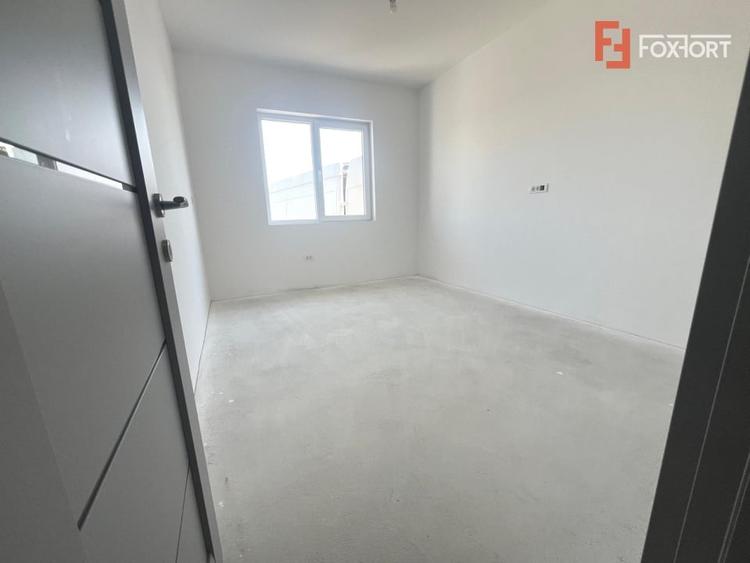 Duplex cu 4 camere cu Canalizare în Moșnița Nouă