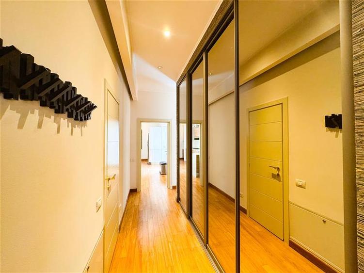 Apartament cu 4 camere decomandat, mobilat în Herăstrău
