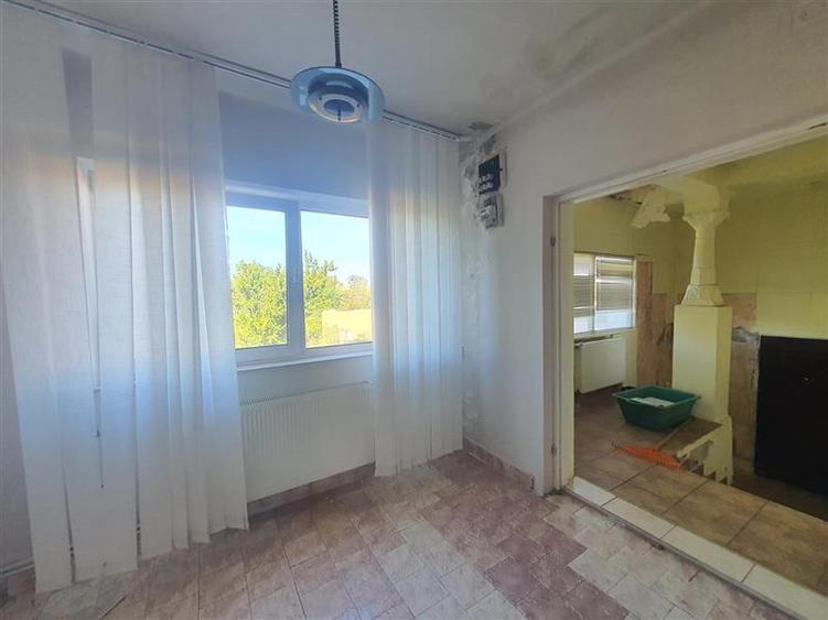 Casă individuală cu 5 camere cu Garaj în Chiribiș