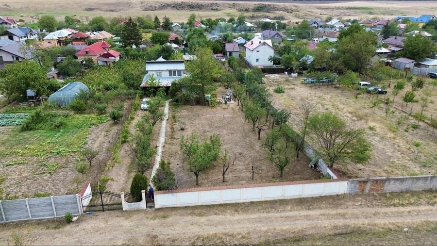 Casă cu 4 camere în Breb