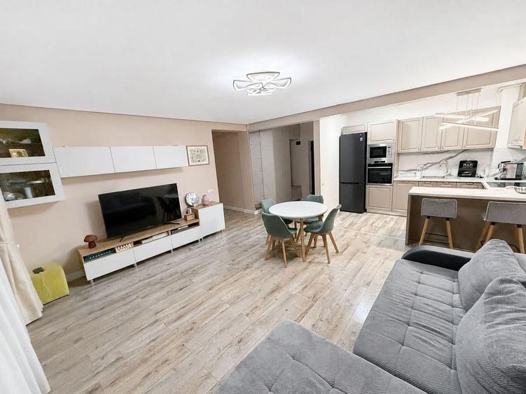 Apartament cu 3 camere semidecomandat, mobilat în Florești
