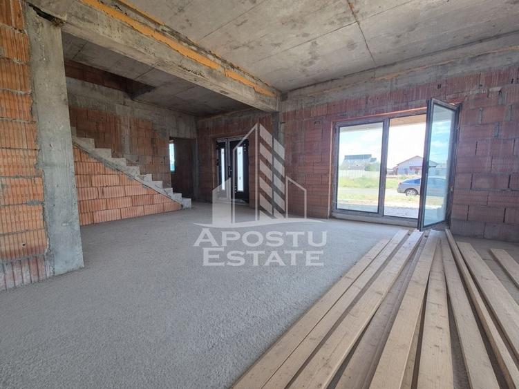 Casă individuală cu 4 camere cu Canalizare în Beregsău Mare