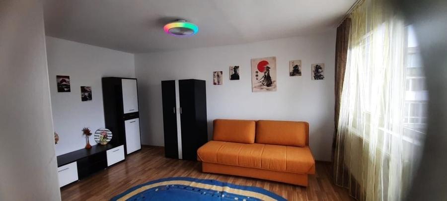 Garsonieră decomandată în Central
