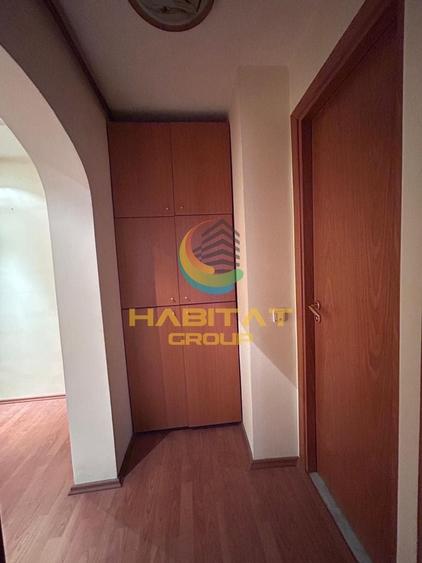 Apartament cu 2 camere semidecomandat, mobilat în Văcăresti